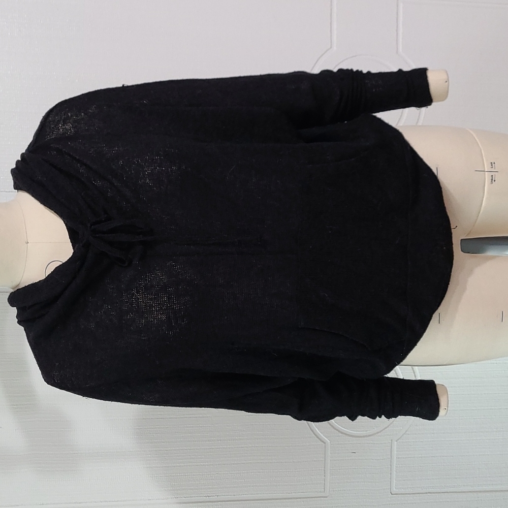 Gorgeous and light versatile pullover